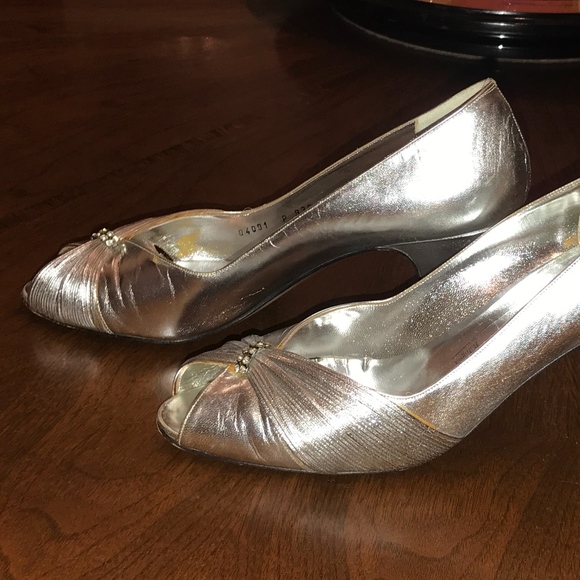 Silver Greta Medium Heel Pumps - Picture 1 of 4